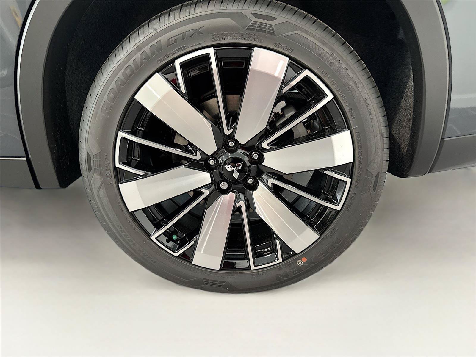 New 2026 Mitsubishi Outlander SE FWD image 32