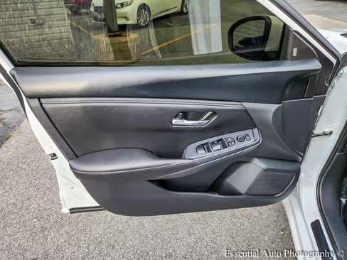 Used 2024 Nissan Sentra SV FWD image 23