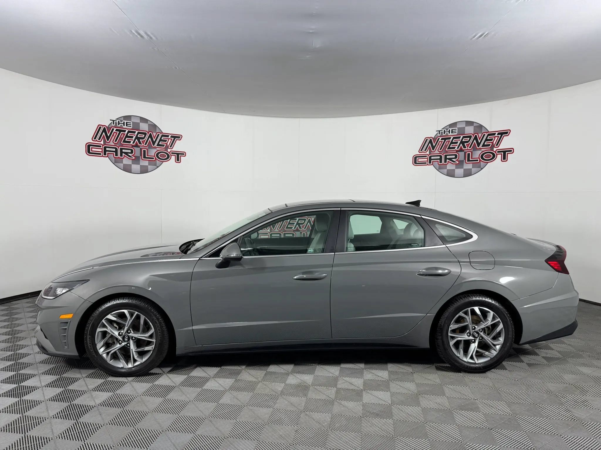 Used 2021 Hyundai Sonata SEL w/ Convenience Package FWD image 4