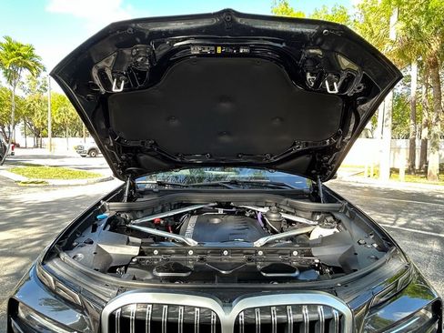 Used 2025 BMW X7 xDrive40i AWD/4WD image 33