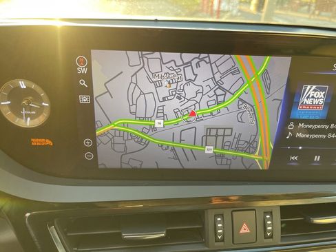 Used 2022 Lexus ES 250 w/ Premium Package image 15