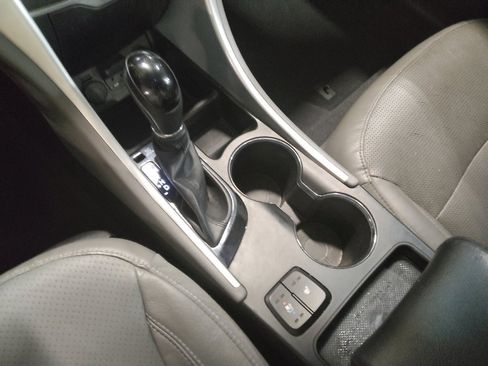Used 2014 Hyundai Sonata Limited w/ Technology Package 05 FWD image 26