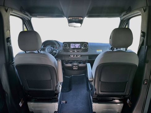 Used 2024 Mercedes-Benz Sprinter 2500 image 14