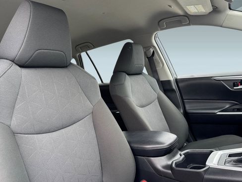 Used 2025 Toyota RAV4 XLE w/ Weather Package image 31