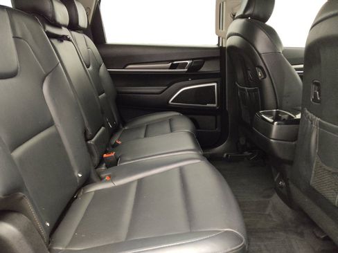 Used 2020 Kia Telluride LX FWD image 19