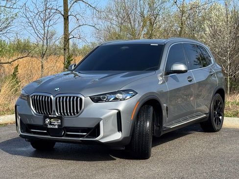 Used 2024 BMW X5 xDrive40i w/ Premium Package image 3