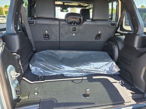 New 2026 Jeep Wrangler Unlimited Rubicon 392 w/ Quick Order Package 27X Moab AWD/4WD image 11