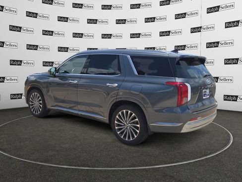 Used 2023 Hyundai Palisade Calligraphy FWD image 4