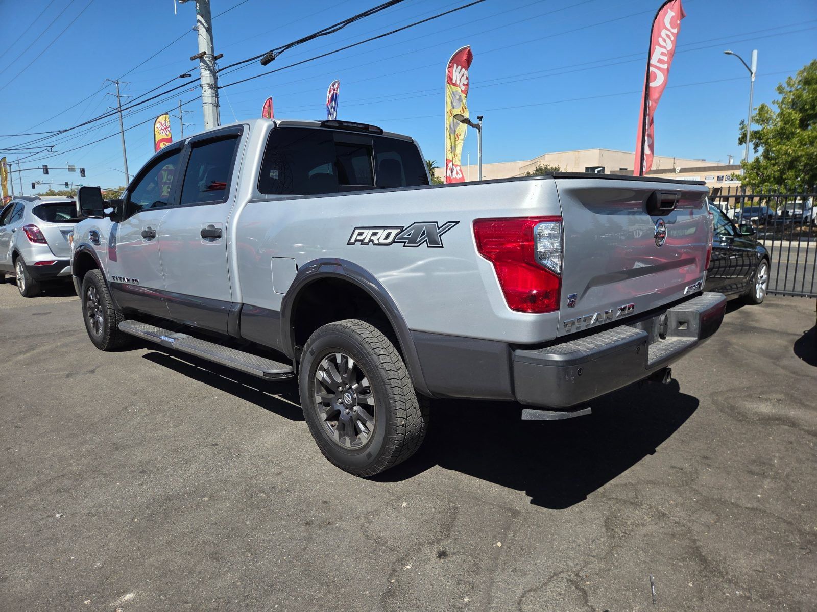 Used 2019 Nissan Titan PRO-4X w/ Pro-4x Convenience Package AWD/4WD image 2
