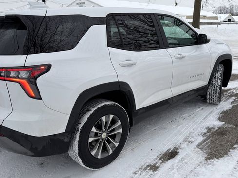 Used 2025 Chevrolet Equinox LT image 12