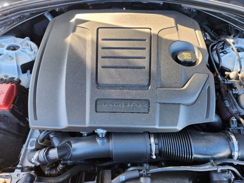 Certified 2024 Jaguar F-PACE R-Dynamic S image 8