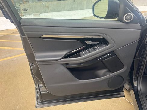 Used 2020 Land Rover Range Rover Evoque SE image 11