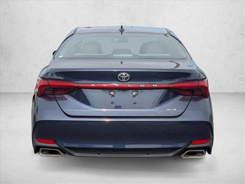 Used 2019 Toyota Avalon XLE image 7
