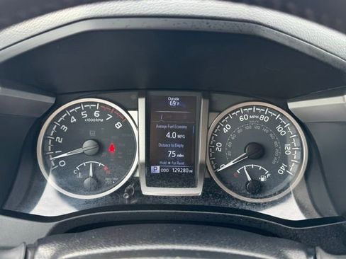 Used 2021 Toyota Tacoma SR5 w/ Trail Edition image 26