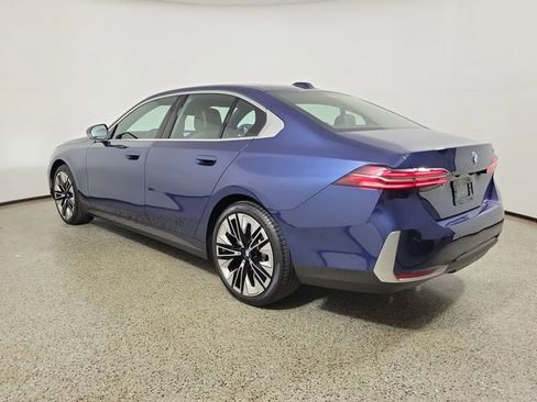Used 2025 BMW 530i image 7