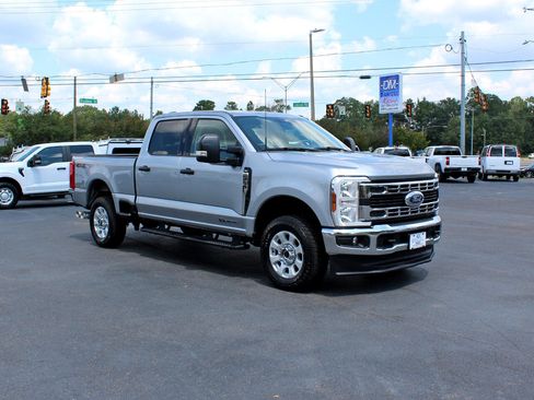 Used 2024 Ford F250 XLT image 7