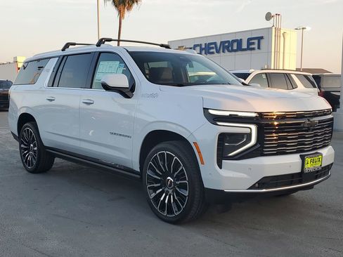 New 2026 Chevrolet Suburban High Country image 2