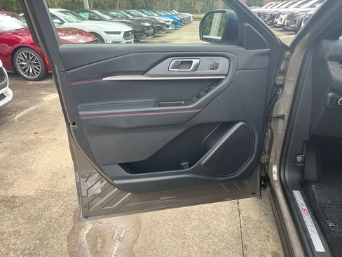 New 2026 Ford Explorer ST-Line w/ ST-Line Street Pack image 17