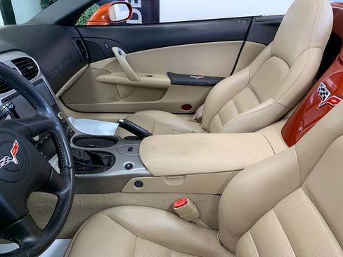 Used 2005 Chevrolet Corvette Convertible w/ Preferred Equipment Group RWD image 10