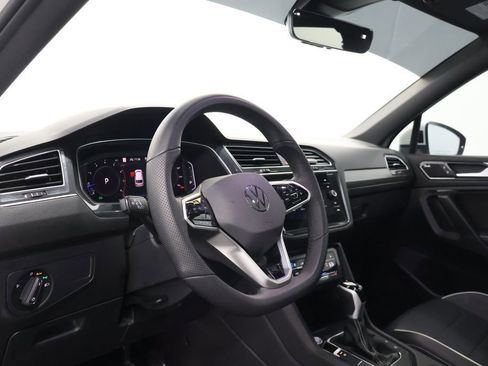 Used 2024 Volkswagen Tiguan SEL R-Line image 15