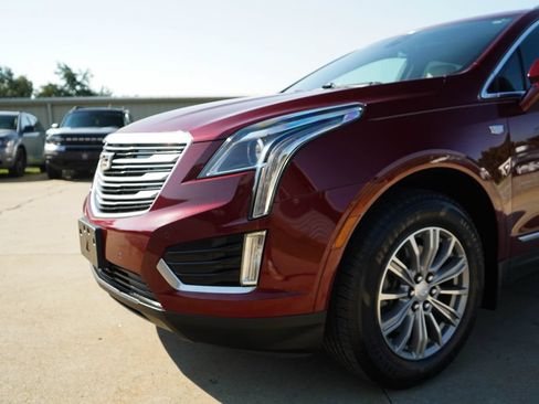 Used 2017 Cadillac XT5 Luxury w/ Driver Awareness Package FWD image 18