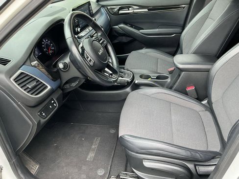 Used 2023 Kia Seltos S AWD/4WD image 10