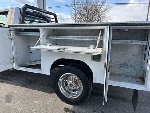 Used 2019 Ford F550 4x4 Regular Cab Super Duty image 12