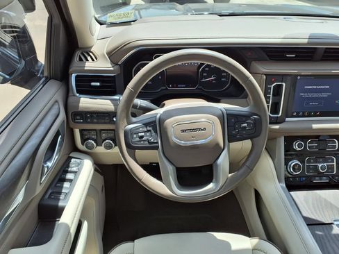 Used 2021 GMC Yukon XL Denali w/ LPO, Illumination Package AWD/4WD image 15
