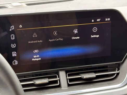 Certified 2025 Chevrolet Trax LT w/ Driver Confidence Package image 23