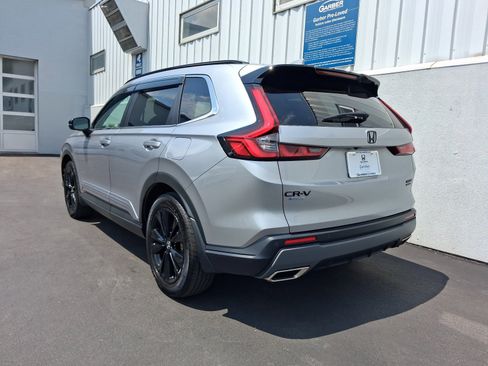Used 2023 Honda CR-V Sport Touring image 3