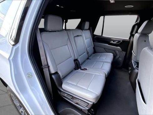 Used 2022 Chevrolet Tahoe LT w/ Luxury Package RWD image 20
