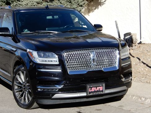 Used 2020 Lincoln Navigator Reserve image 2