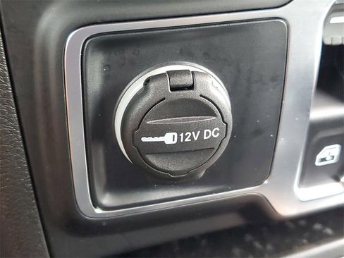 Used 2025 Jeep Wrangler Sport image 34