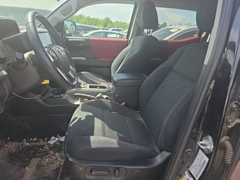 Used 2022 Toyota Tacoma SR5 RWD image 13