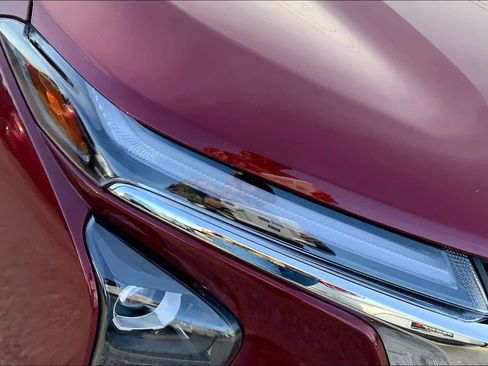 Used 2025 Chevrolet Trax LT image 27