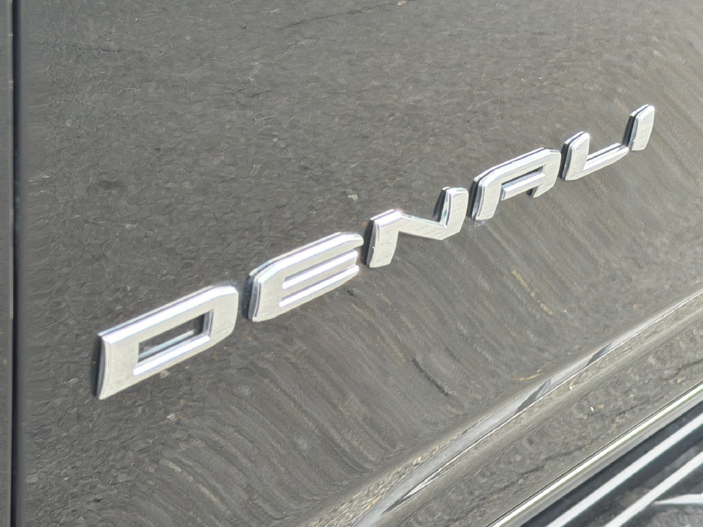 Used 2021 GMC Yukon Denali AWD/4WD image 18