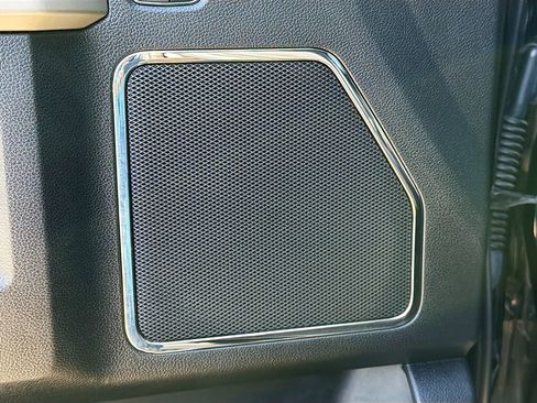 Used 2018 Ford F250 Lariat w/ Chrome Package image 22