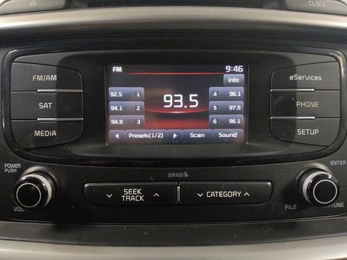 Used 2016 Kia Sorento LX w/ LX Convenience Package image 25