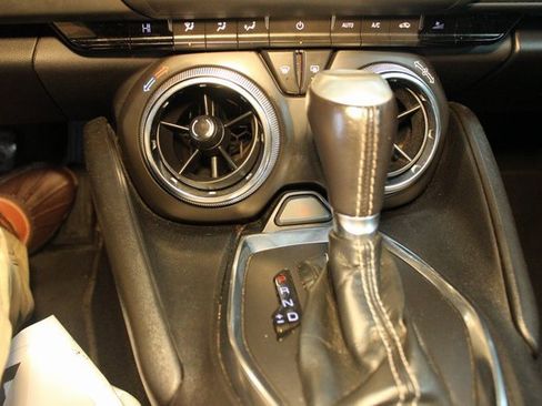 Used 2020 Chevrolet Camaro LT image 19