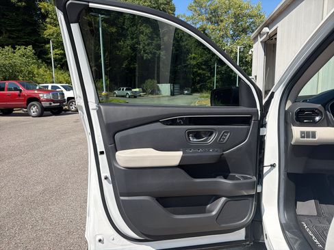 Used 2026 Honda Passport RTL image 9
