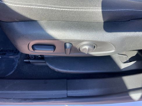 Used 2025 Chevrolet Blazer LT image 22