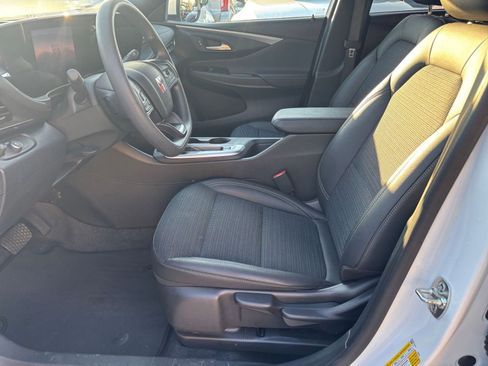 Used 2025 Buick Envista Preferred image 24