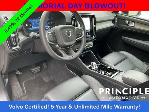 Used 2025 Volvo XC40 B5 Plus AWD/4WD image 28