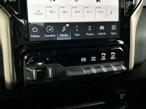 Used 2024 RAM 2500 Laramie w/ Safety Group AWD/4WD image 20