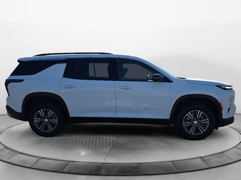 Used 2026 Chevrolet Traverse LT w/ Driver Confidence Package AWD/4WD image 6