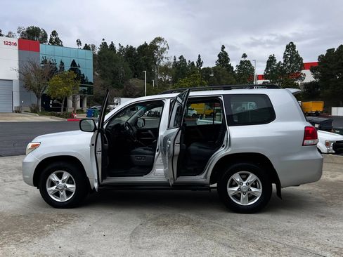 Used 2008 Toyota Land Cruiser image 30