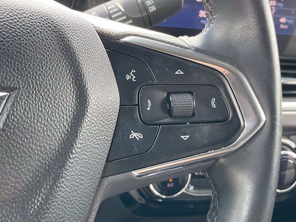 Used 2024 Chevrolet Trax ACTIV w/ Sunroof Package FWD image 5