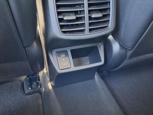Used 2025 Kia Seltos S FWD image 14