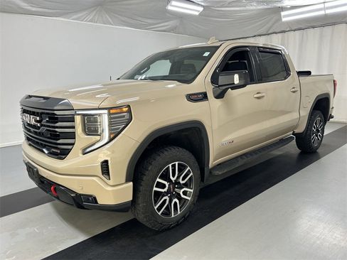 Certified 2022 GMC Sierra 1500 AT4 w/ AT4 Premium Package image 5