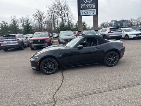 Used 2017 MAZDA MX-5 Miata Club image 6